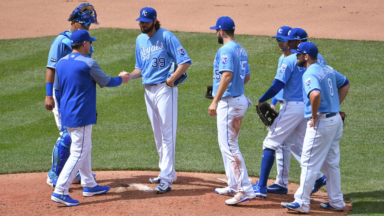 Hammel struggles as Royals lose 7-5 to Twins